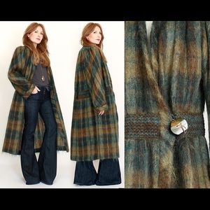 SOLD ON ETSY VT Lisandro Sarasola Boucle Wool Coat